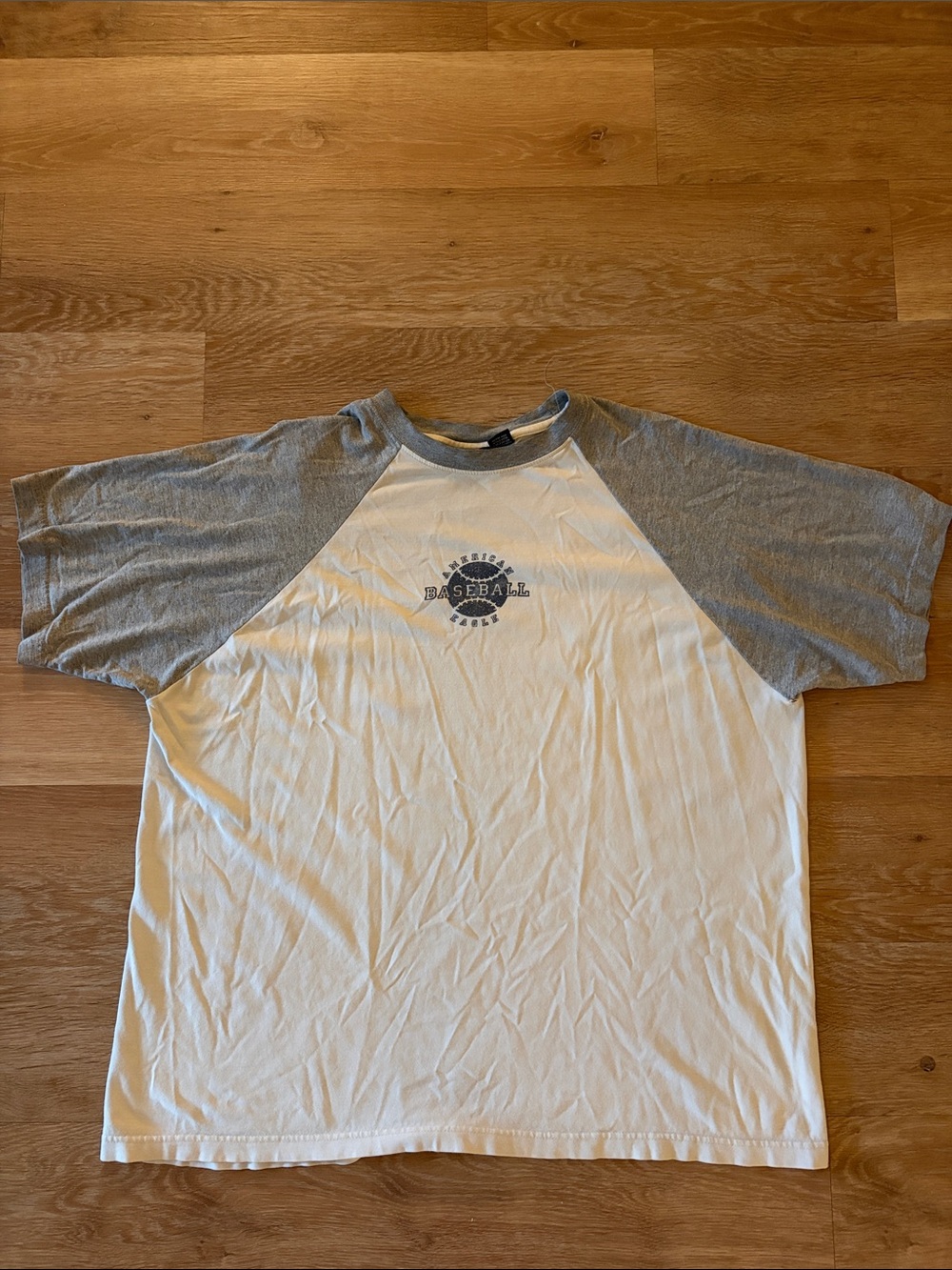American Eagle Outfitters White and Gray Baseball Raglan Tee